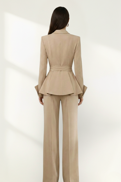 Costume pour femme avec veste et pantalon