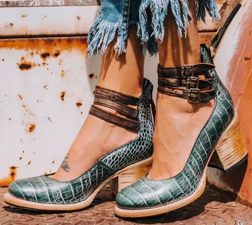Bellavita | Women's Elegant Comfortable Triple Strap Sandals Close Up