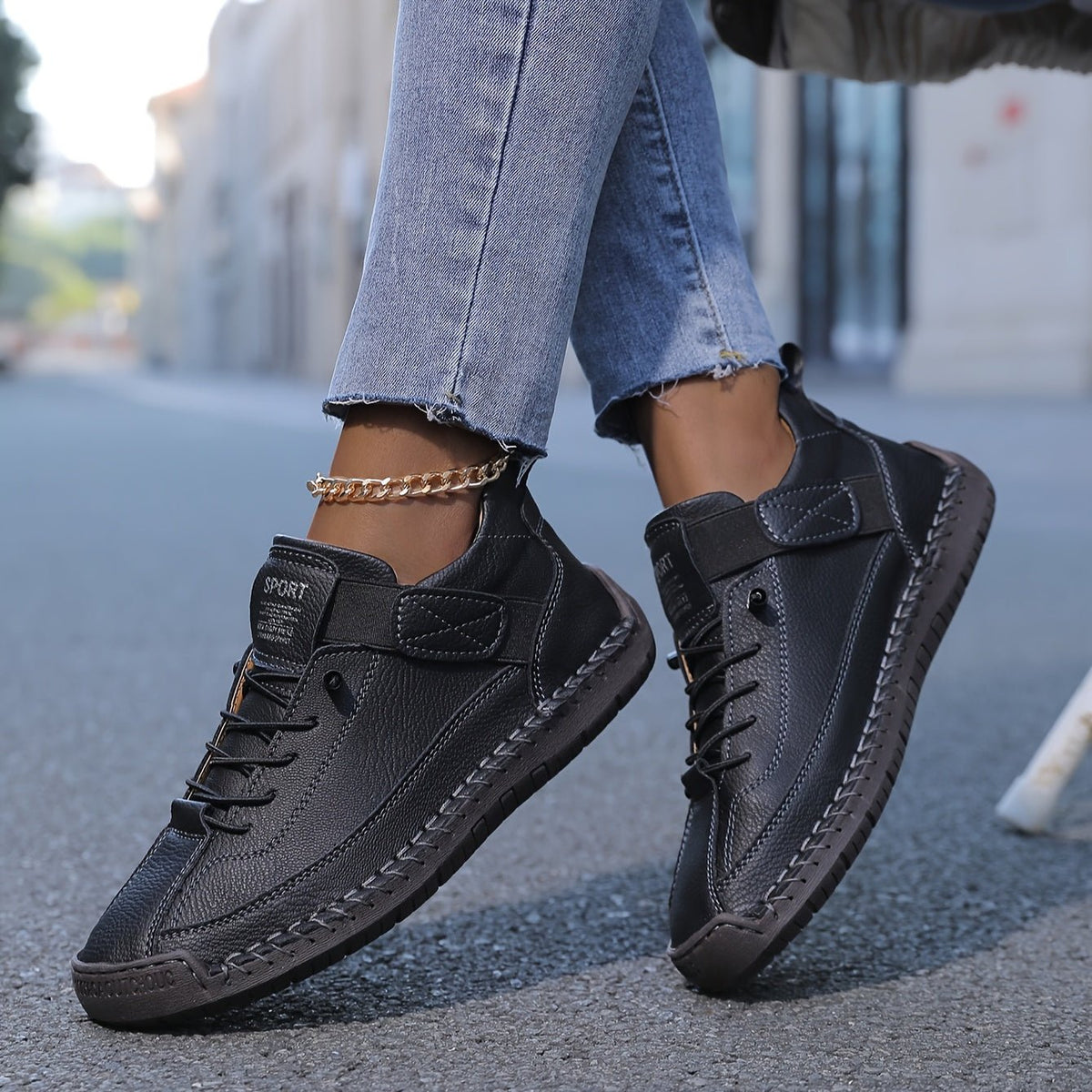 Celestria | Women's Orthopedic Comfort Chain Sneakers Detail