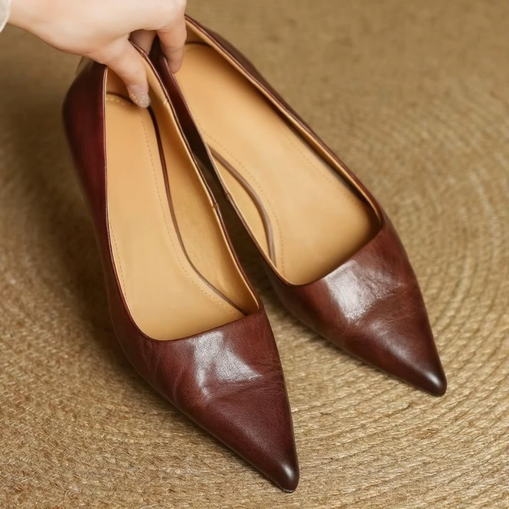 Serenelle | Women's Leather Pointed Toe Slip-On Pumps Front