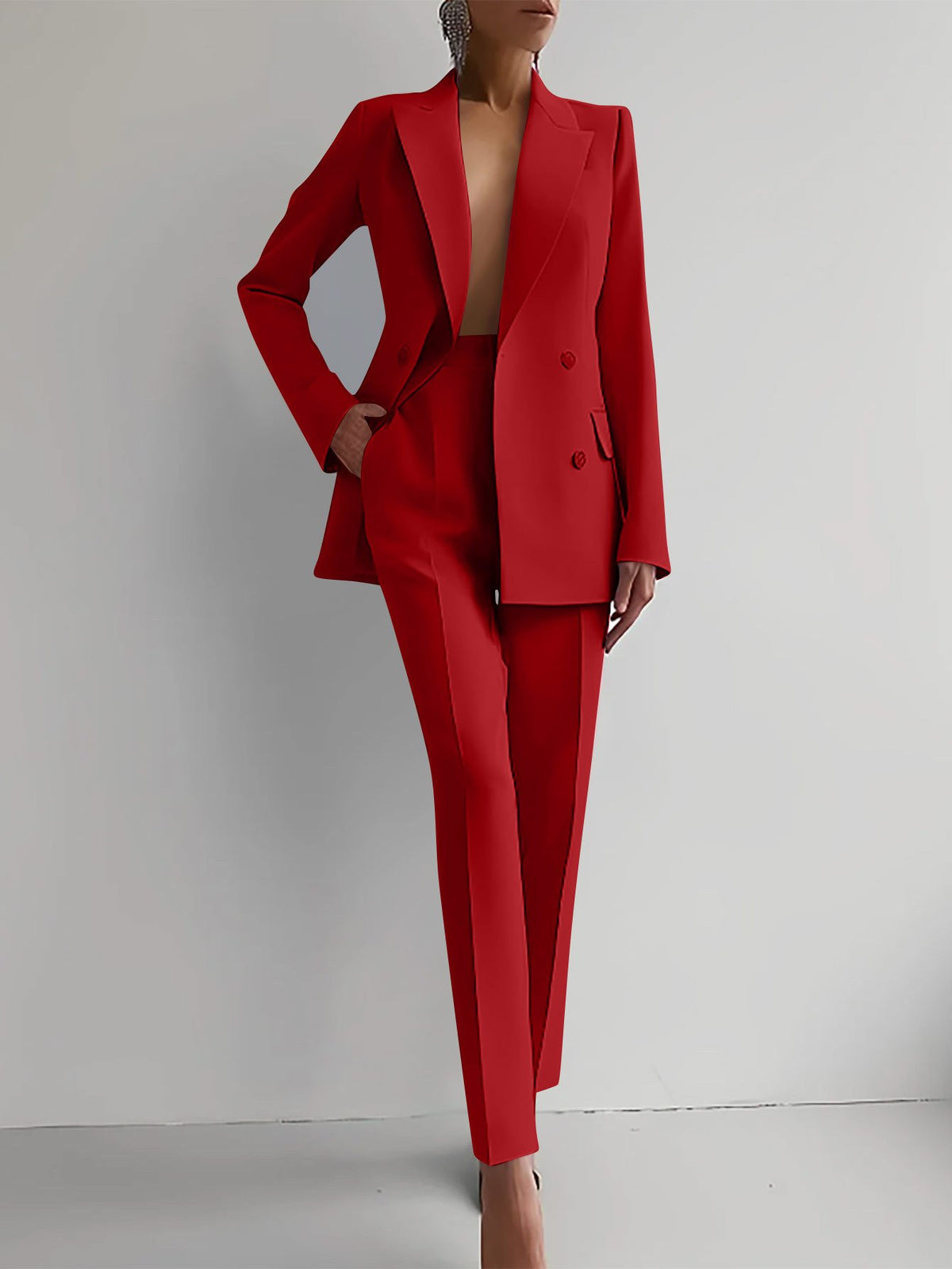Vivelle | Women's Elegant Plunge-Neck Tailored Suit Hero